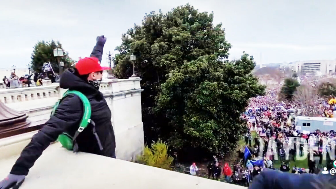Leaked: Antifa Scales the Wall of the United States Capitol